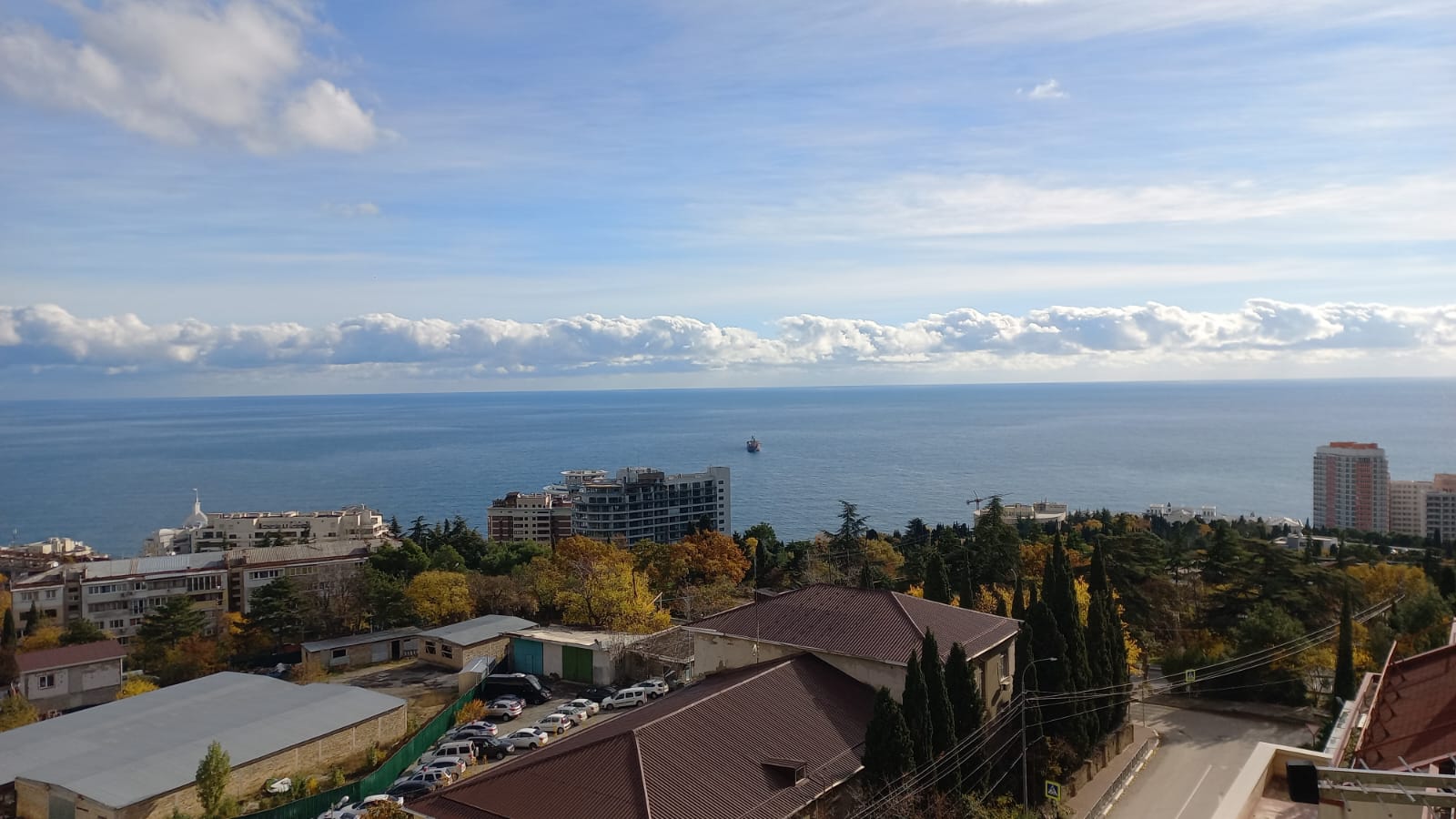 Квартира с видом на море , горы  и Ялтинскую бухту+паркинг