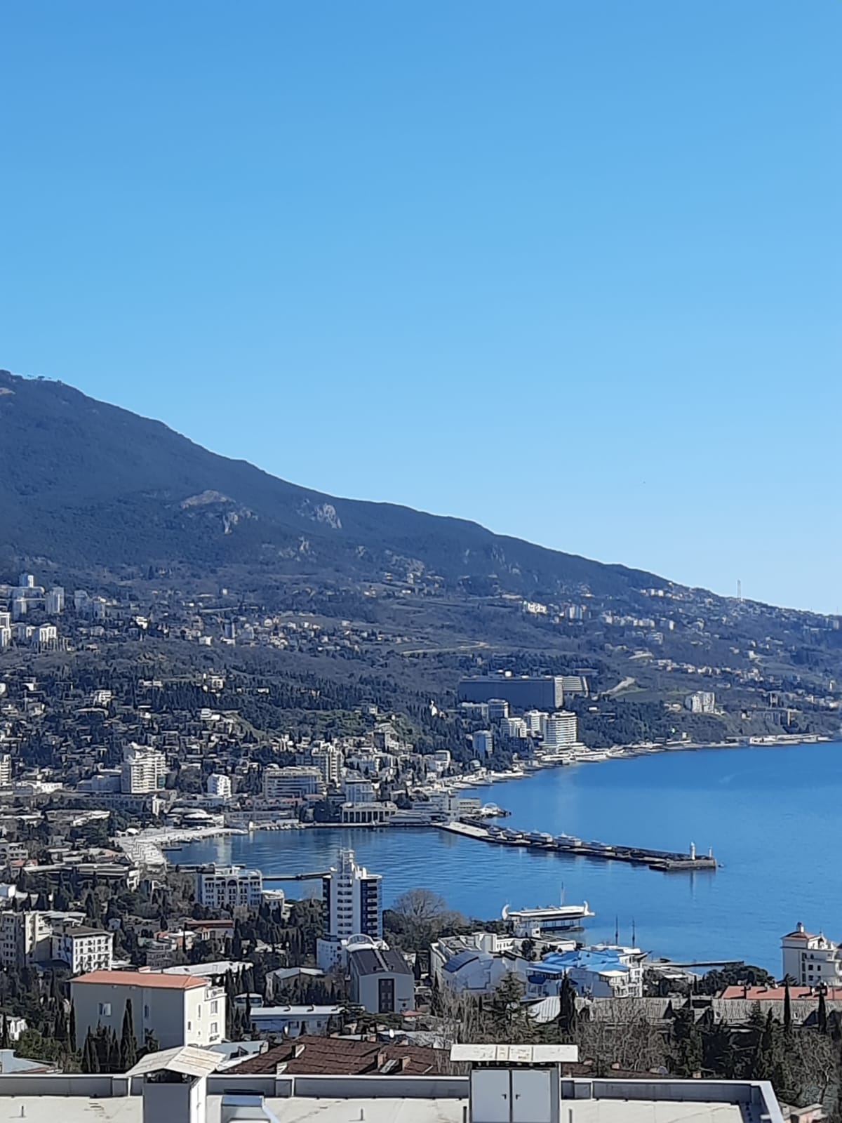 Квартира с видом на море , горы  и Ялтинскую бухту+паркинг
