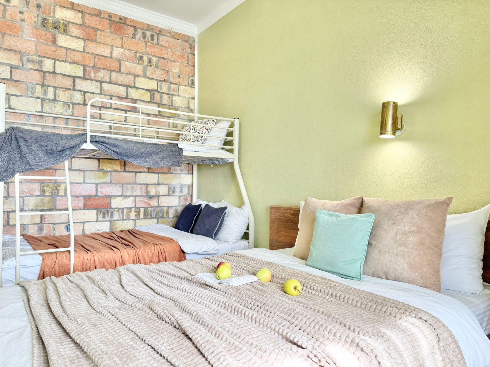 Стильная 1-комнатная квартира в пгт Советское 