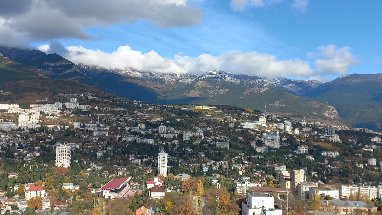 Квартира с видом на  горы , море  и Ялтинскую бухту+паркинг