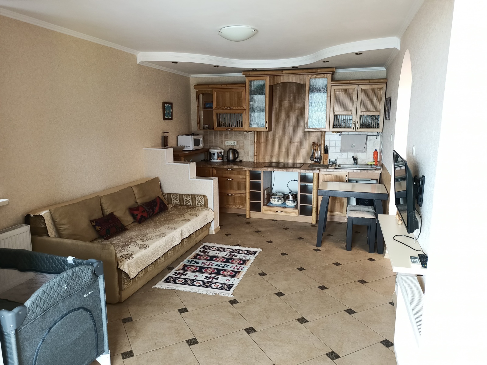 Квартира с видом на море , горы  и Ялтинскую бухту+паркинг